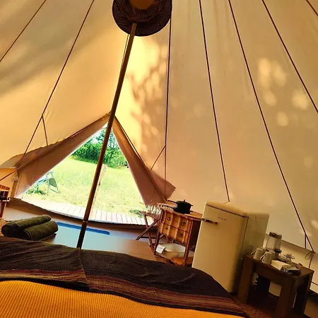 Under Canvas Bornholm Campismo de Luxo Ostermarie